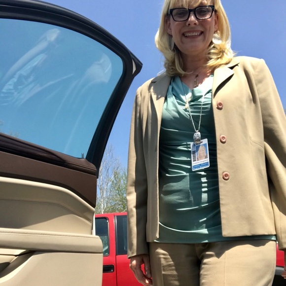 Meet your Posher, Christina - Picture 7 of 7